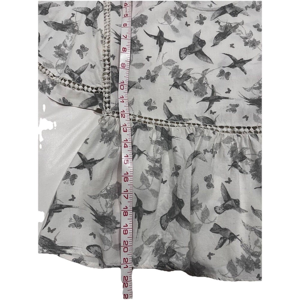 Andree By Unit Cream Gray Butterfly Hummingbird Peplum Top Flutter Sleeves M - Picture 4 of 8